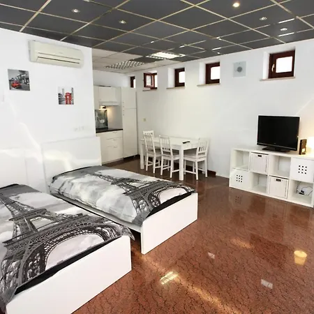 King Studio Samo Apartman Koper