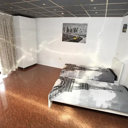 King Studio Samo Apartman