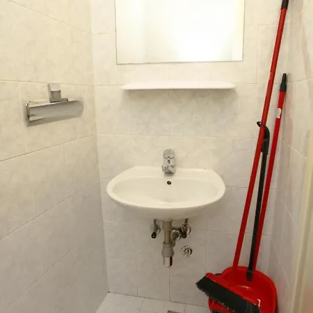 King Studio Samo Apartman